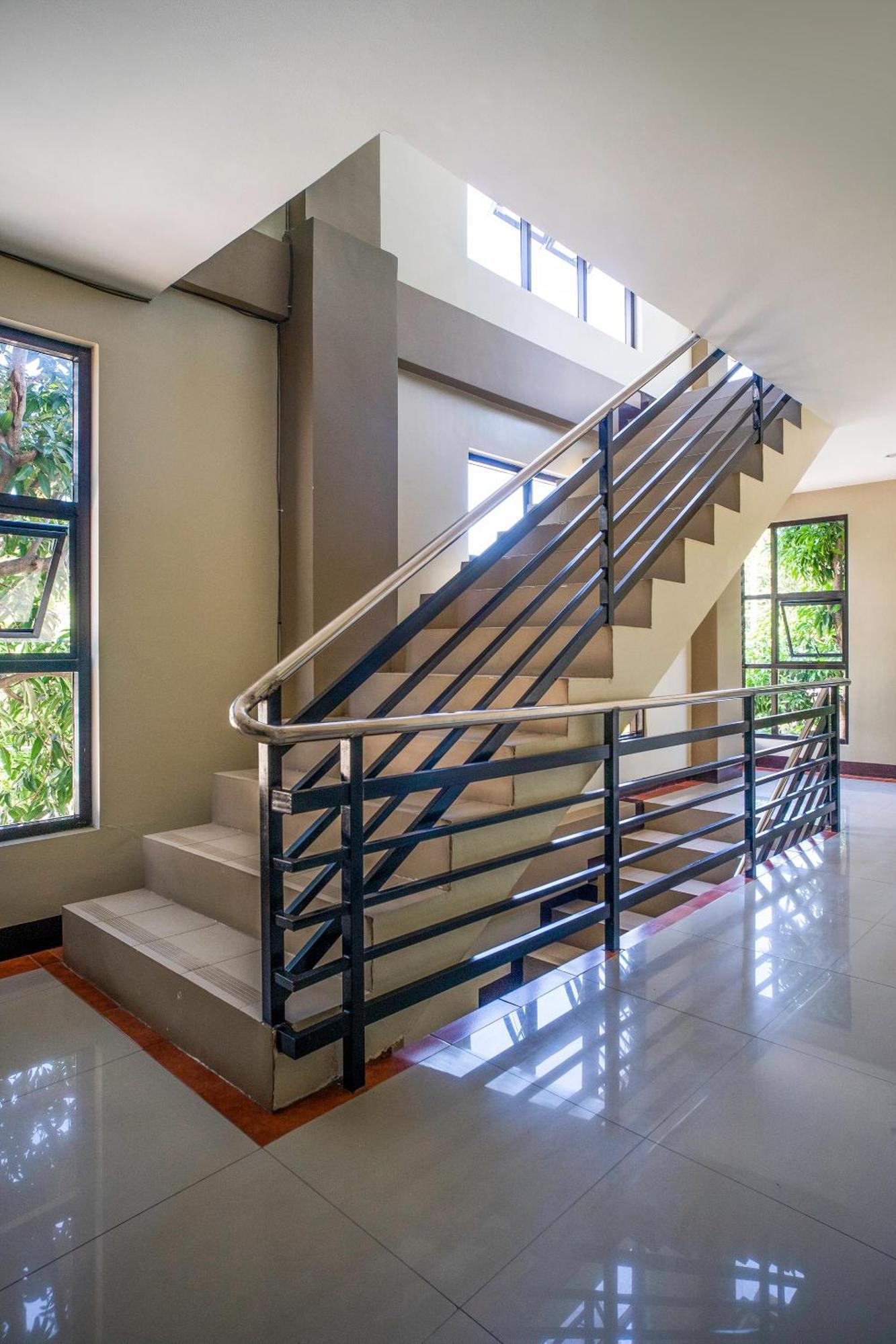 Super Oyo 604 Chateau Cinco Dormitel Davao Exterior photo