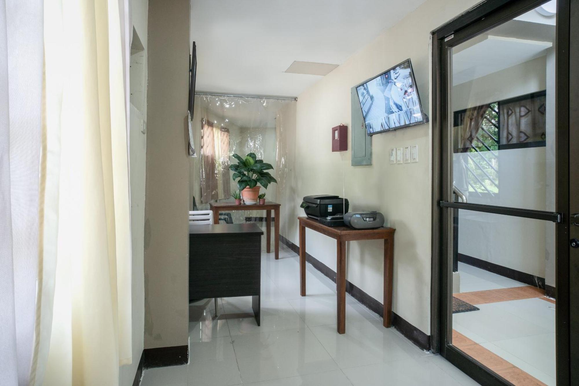 Super Oyo 604 Chateau Cinco Dormitel Davao Exterior photo